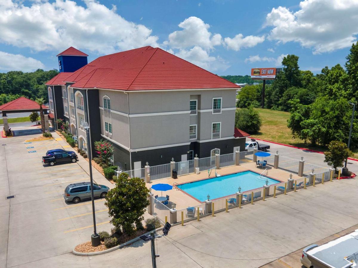 Comfort Inn & Suites Cleveland Exterior photo