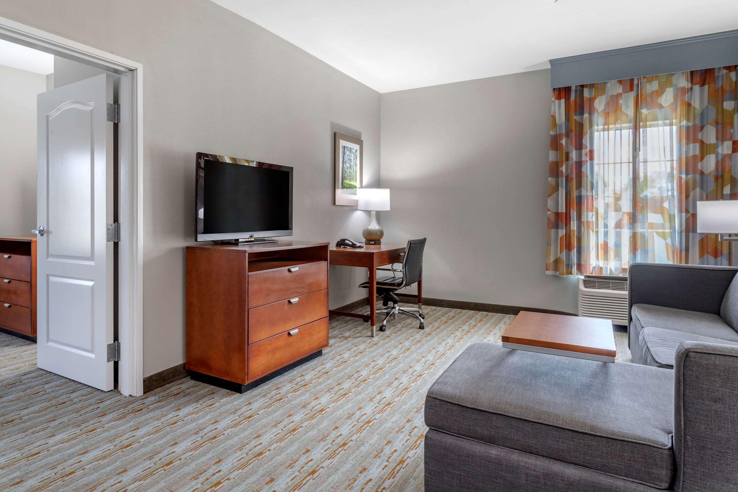 Comfort Inn & Suites Cleveland Exterior photo