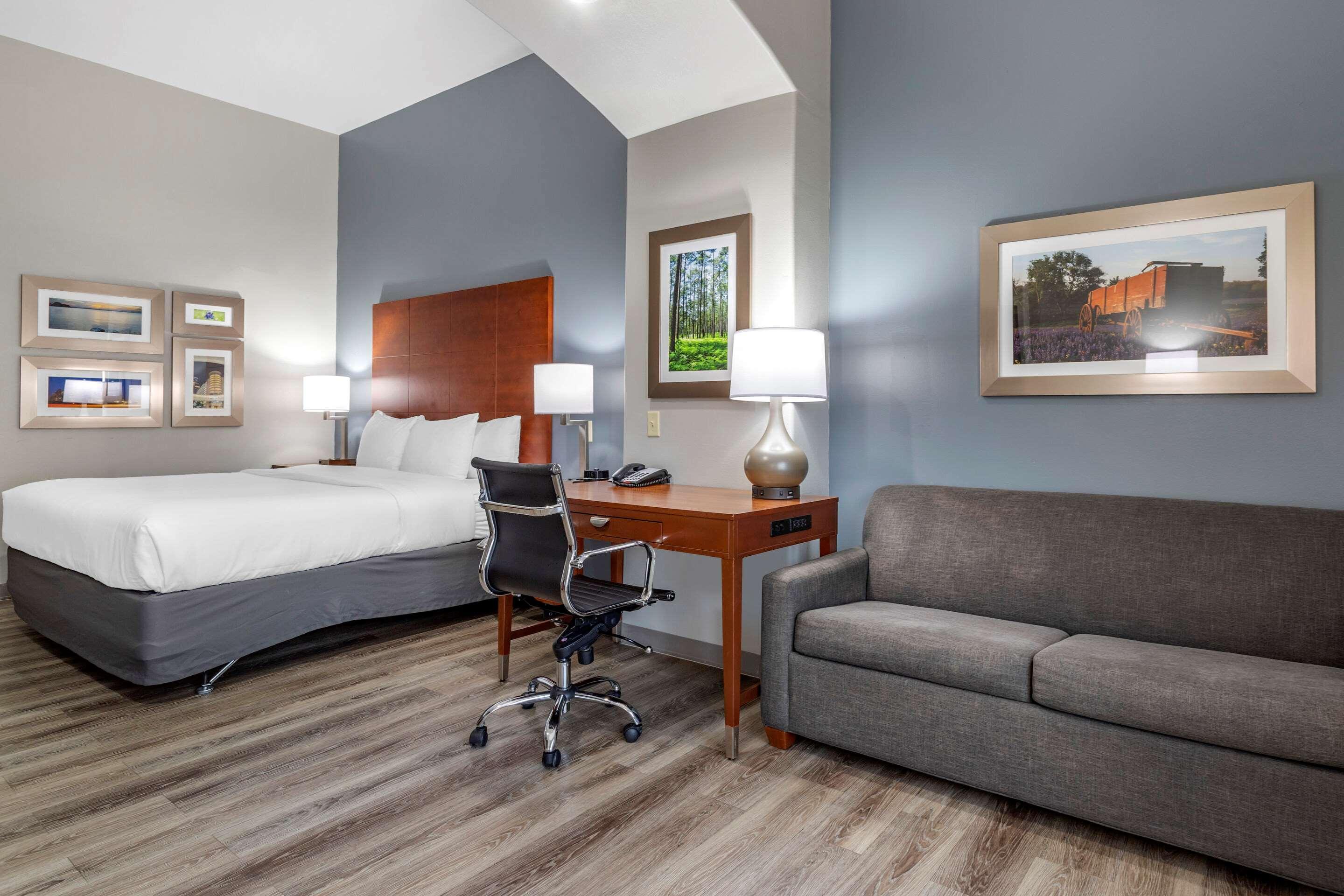 Comfort Inn & Suites Cleveland Exterior photo