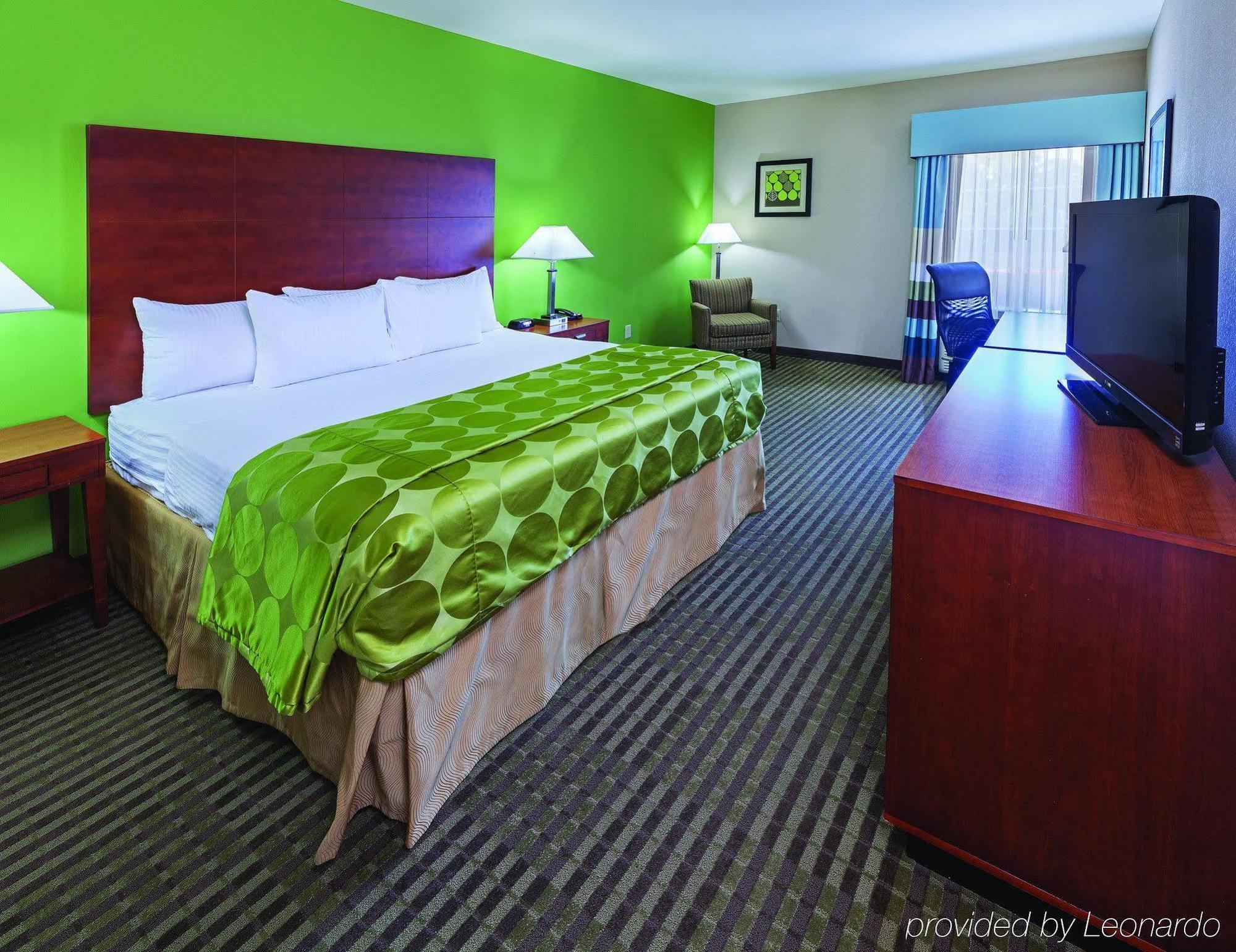 Comfort Inn & Suites Cleveland Exterior photo