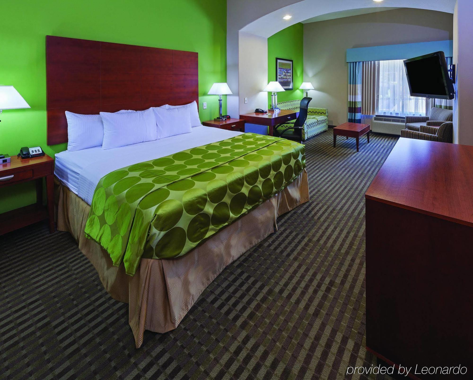 Comfort Inn & Suites Cleveland Exterior photo